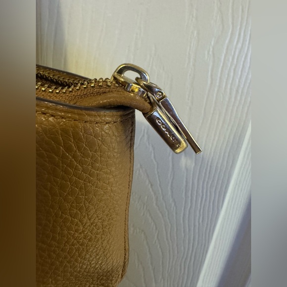 Authentic Camel Coach Bag - Picture 3 of 11